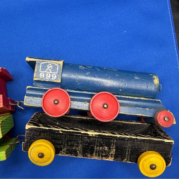 Vintage Strombecker Set of 4 Train and cars - Picture 2 of 9